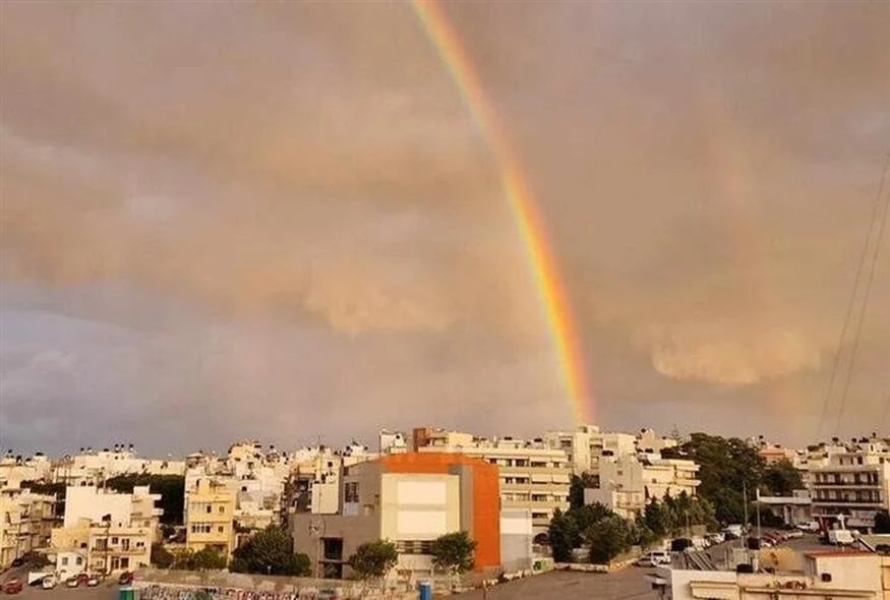 Εικόνα μοναδικής ομορφιάς στην Κρήτη: Διπλό ουράνιο τόξο στον ουρανό