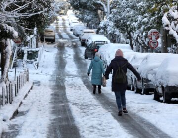 Πού θα πέσουν τα πρώτα χιόνια σε λίγη ώρα – Μπαίνει σε… βροχοπεριπέτειες η Ελλάδα