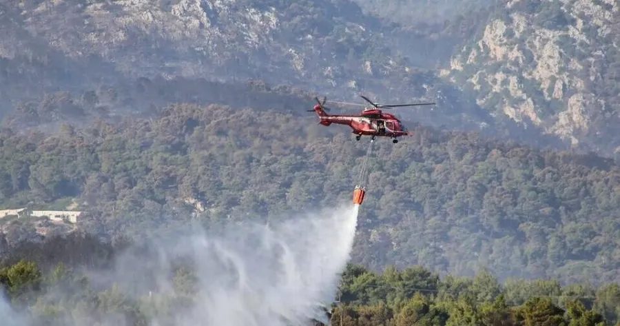 ΈΚΤΑΚΤO: Νέα φωτιά τώρα: Συναγερμός στην Πυροσβεστική – Δίνουν μάχη 7 εναέρια μέσα