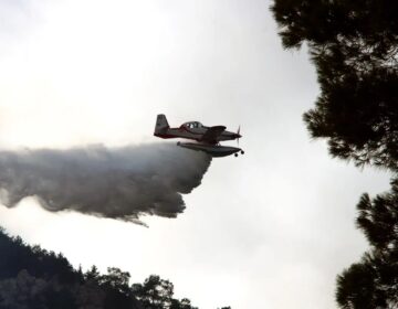 Συναγερμός στον Μαραθώνα: Αναγκαστική προσγείωση πυροσβεστικού αεροσκάφους