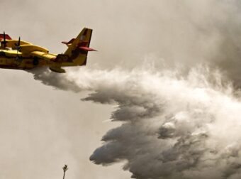 ΦΩΤΙΑ ΤΩΡΑ: Ποια περιοχή της Ελλάδας μας κινδυνεύει