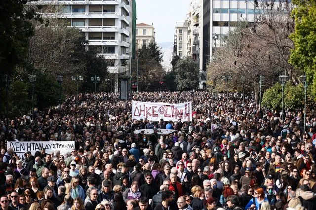 Απίστευτο: Επιχειρήσεις ζητούν από εργαζόμενους υπεύθυνες δηλώσεις για να συμμετάσχουν στις συγκεντρώσεις για τα Τέμπη