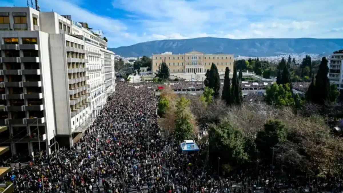 Συγκεντρώσεις για Τέμπη: 5.000 αστυνομικούς, ελικόπτερα και drones επιστρατεύει η ΕΛΑΣ -«Φρούριο» το κέντρο της Αθήνας στις 28/02